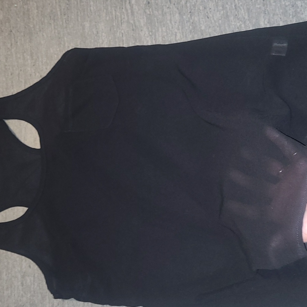 $5/25🩵Completely sheer tank top.